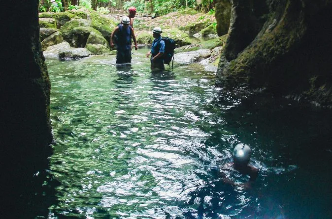 ATM-Höhle & Naturwanderung mit regionalem Mittagessen